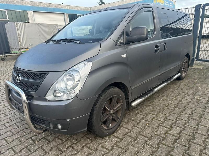 Gebraucht Hyundai H-1 170 PS (125 kW) 2009 Grau Van / Kleinbus