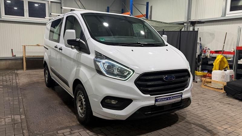 Weiß Gebraucht 2018 Ford Transit Custom Trend Van / Kleinbus | 10.495 € (Superpreis) - Bild 1/4