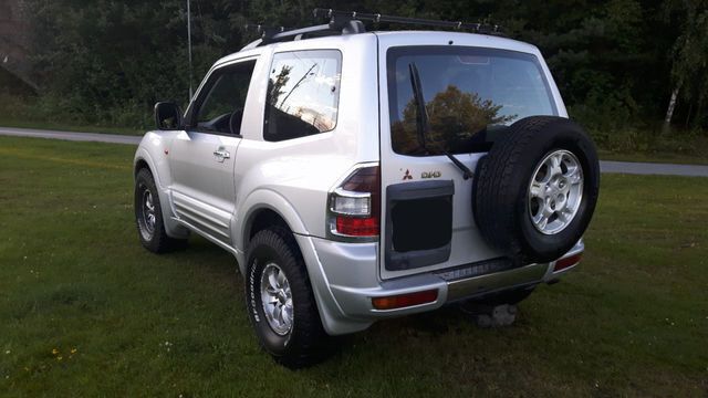 Gebraucht Mitsubishi Pajero Elegance 165 PS (121 kW) 2001 Silber metallic SUV