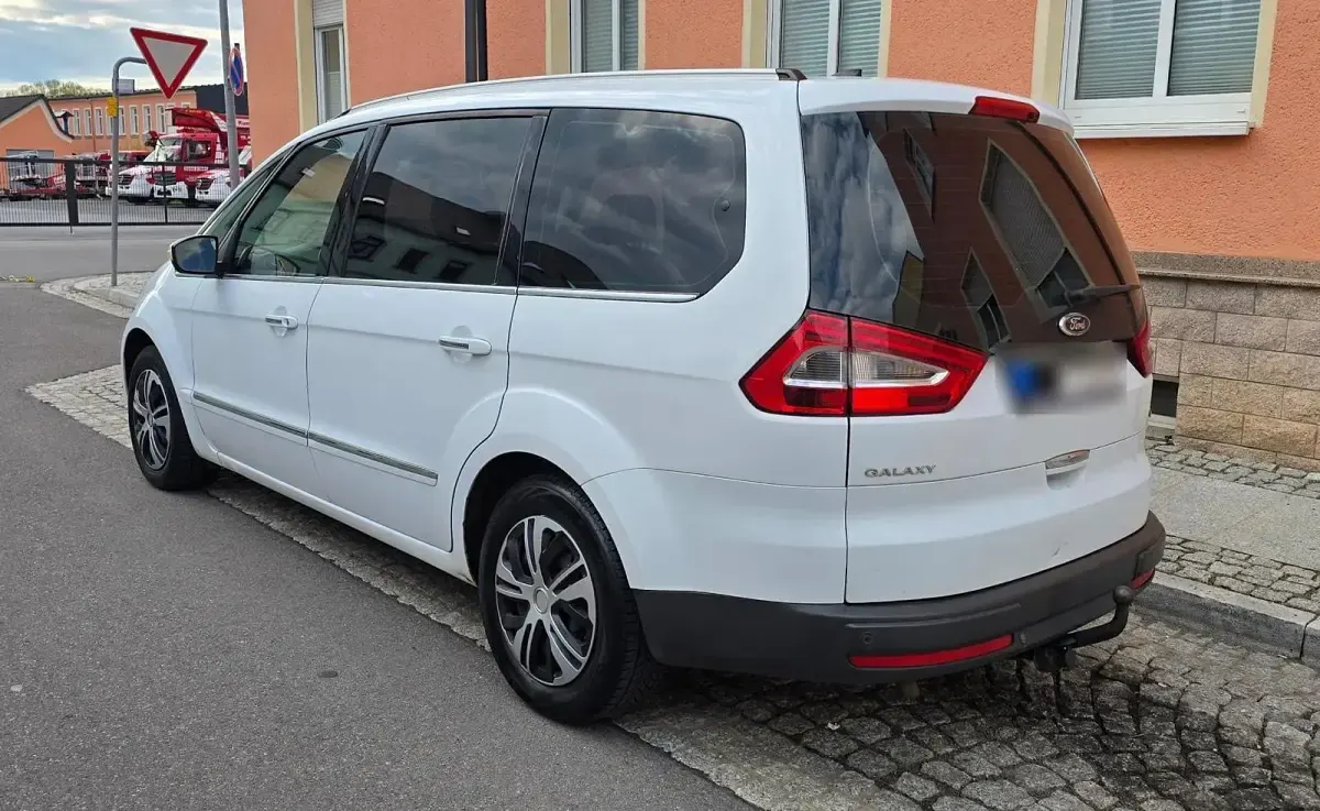 Gebraucht Ford Galaxy 200 PS (147 kW) 2011 Weiß Van / Kleinbus