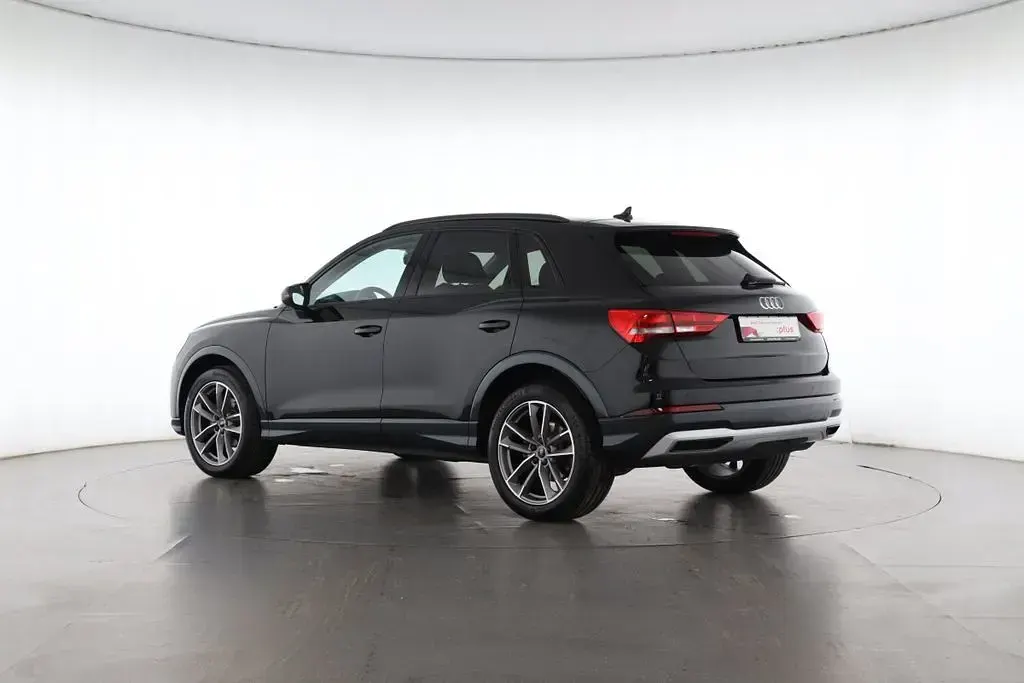Gebraucht Audi Q3 Sport 150 PS (110 kW) 2025 Mythosschwarz metallic SUV