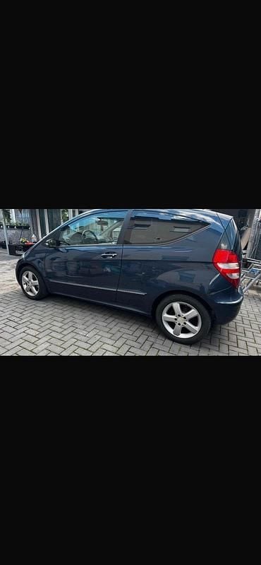 Gebraucht Mercedes A180 109 PS (80 kW) 2008 Blau Kleinwagen