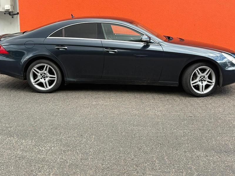 Gebraucht Mercedes CLS320 277 PS (203 kW) 2007 Schwarz Limousine