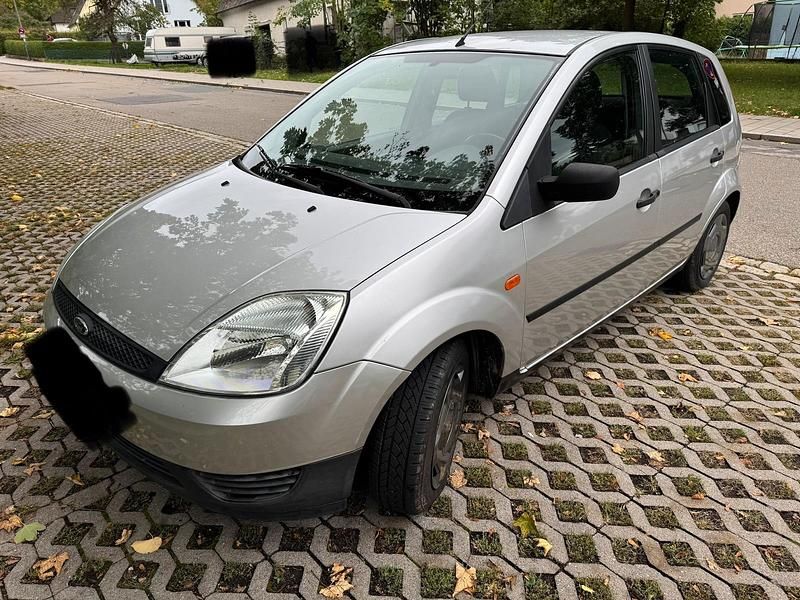 Silber Gebraucht 2004 Ford Fiesta Kleinwagen | 1.500 € (Fairer Preis) - Bild 1/4