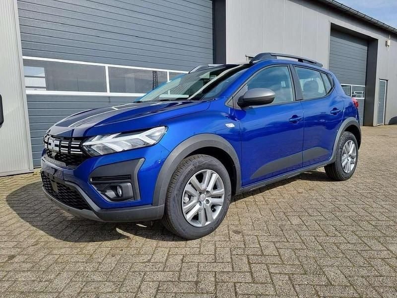 Stahlblau Gebraucht 2023 Dacia Sandero Expression Kleinwagen | 17.100 € (Fairer Preis) - Bild 1/4