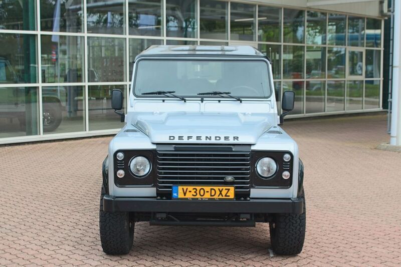 Gebraucht Land Rover Defender 122 PS (89 kW) 2014 Grau SUV