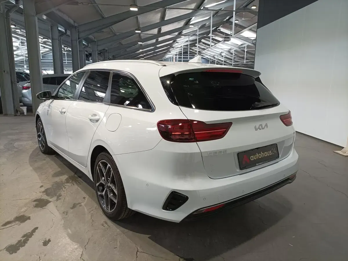 Gebraucht Kia Ceed Platinum 160 PS (117 kW) 2024 Weiß Kleinwagen