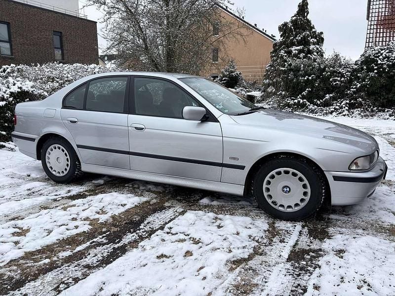 Gebraucht BMW 530 184 PS (135 kW) 2000 Silber Limousine