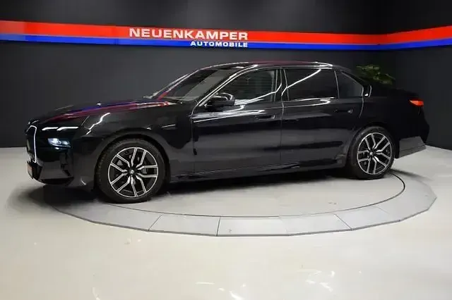 Gebraucht BMW 740 M Sport 286 PS (210 kW) 2024 Schwarz Limousine