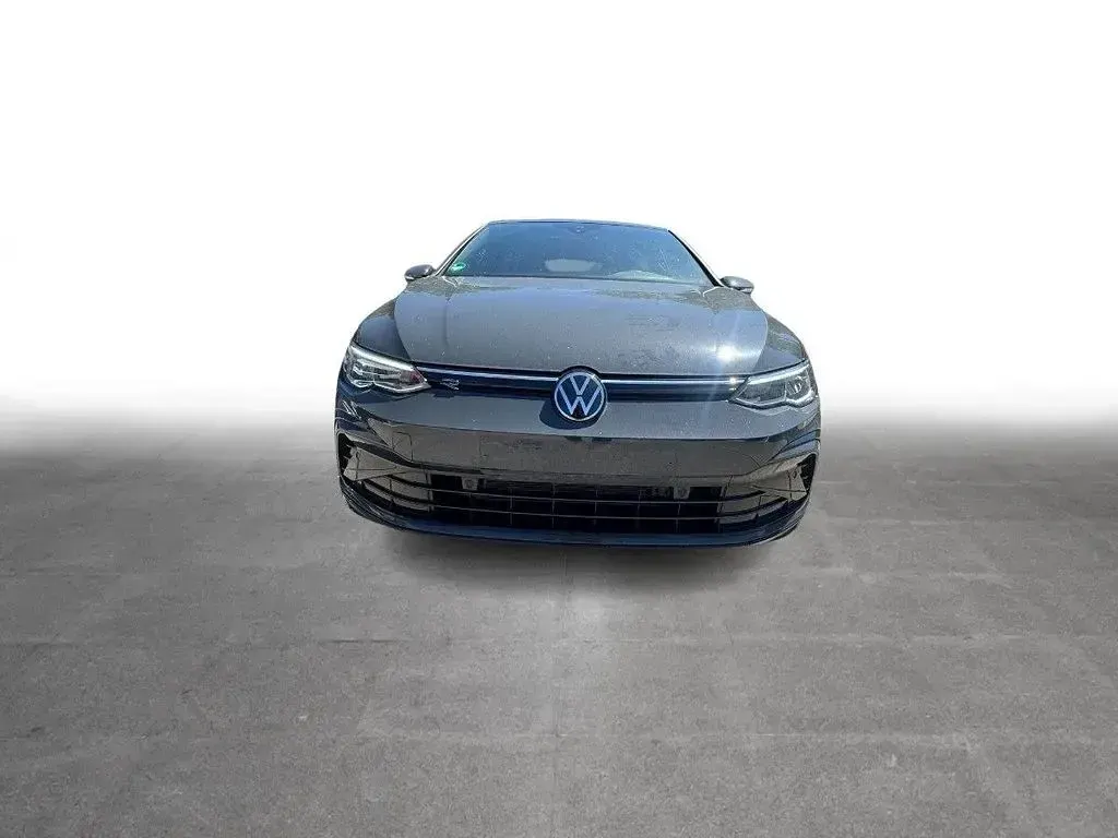 Gebraucht VW Golf VIII R-line 150 PS (110 kW) 2024 Uranograu Limousine