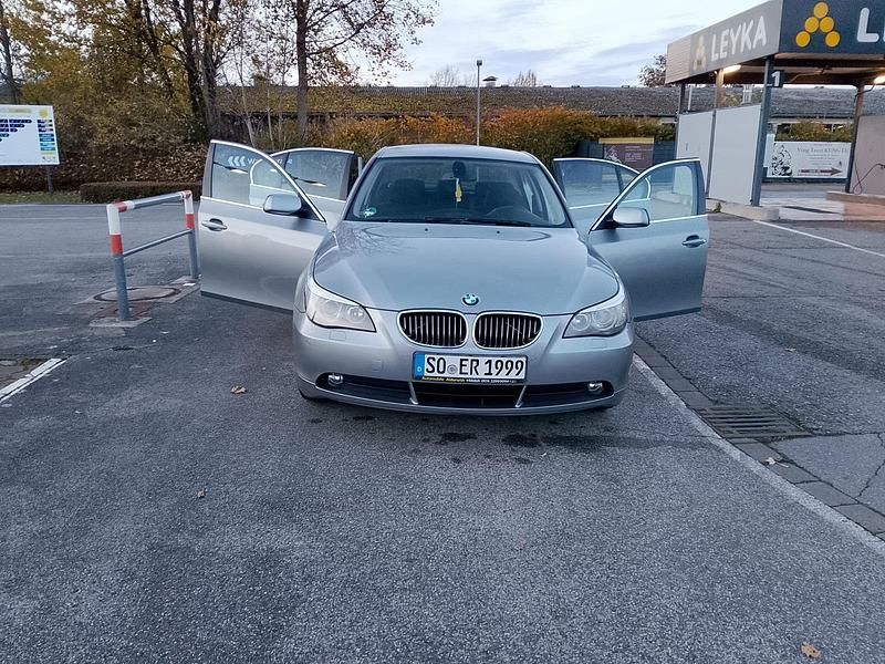 Gebraucht BMW 523 170 PS (125 kW) 2007 Silber Limousine