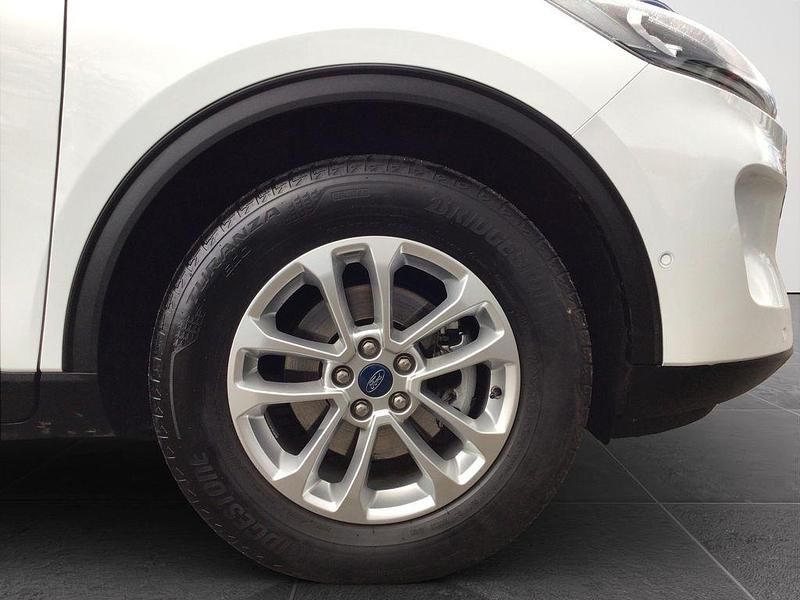 Gebraucht Ford Kuga Titanium 190 PS (139 kW) 2022 Weiß SUV