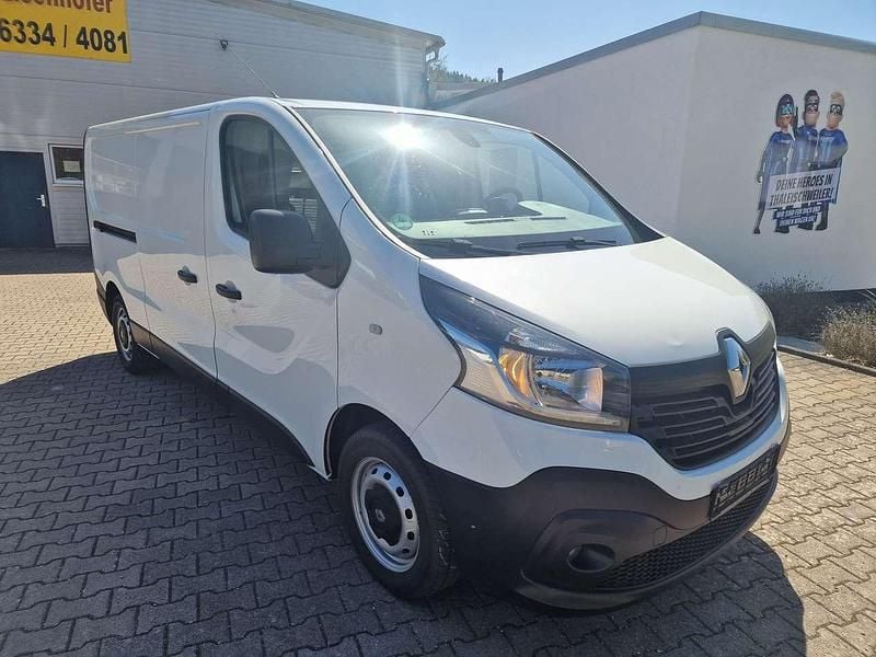 Gebraucht Renault Trafic Komfort 125 PS (91 kW) 2017 Gletscherweiss Van / Kleinbus