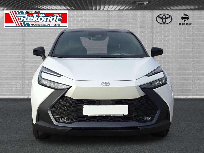 Gebraucht Toyota C-HR Team 140 PS (102 kW) 2023 Platinumweiß perleffekt / dac SUV