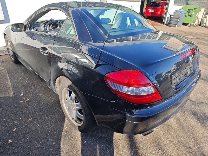 Schwarz Gebraucht 2006 Mercedes SLK200 Cabrio | 5.700 € (Superpreis) - Bild 1/4