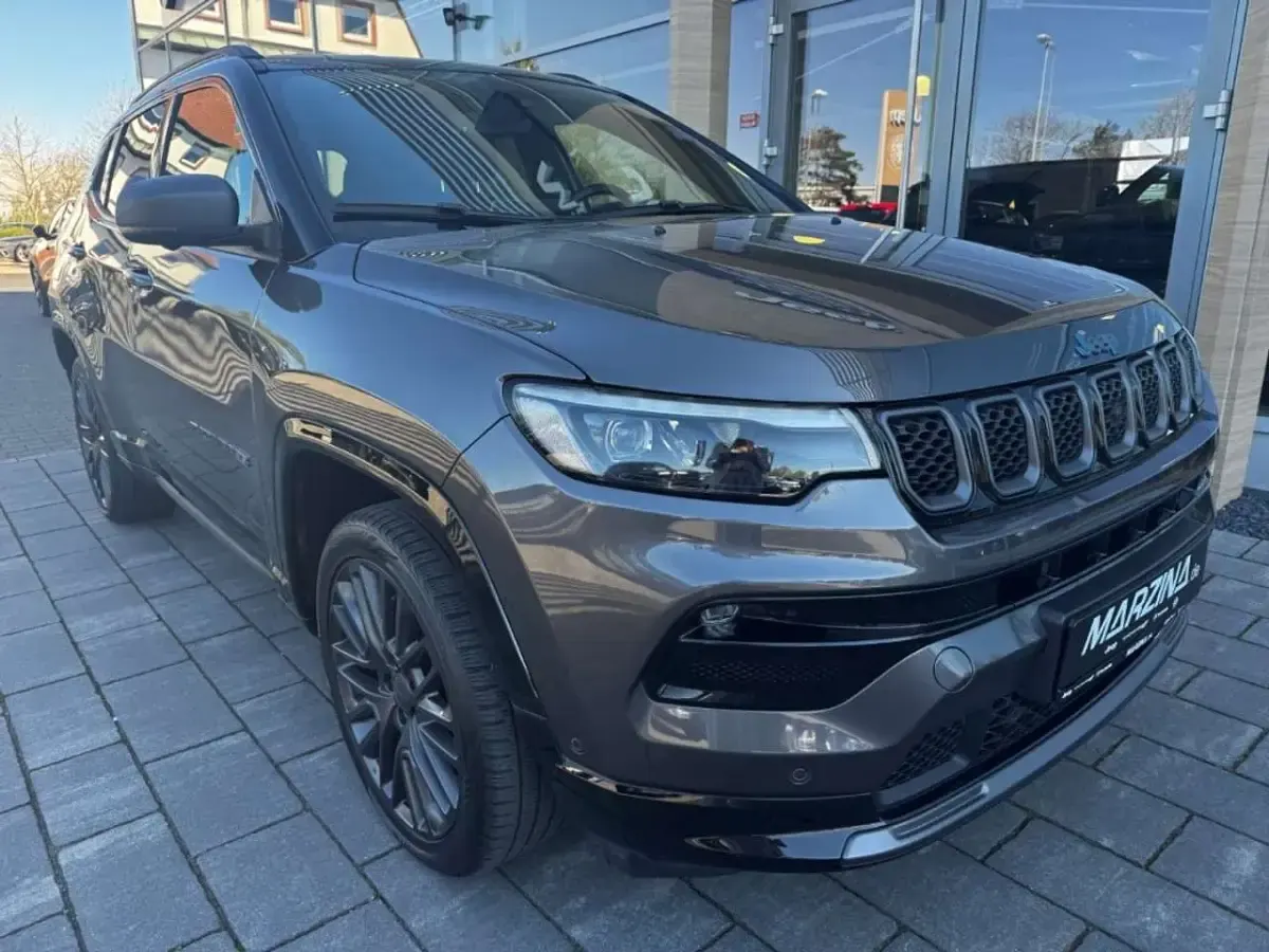 Gebraucht Jeep Compass 190 PS (139 kW) 2021 Granite crystal SUV
