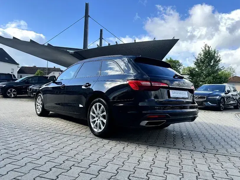 Gebraucht Audi A4 Ambiente 231 PS (169 kW) 2020 Mythosschwarz metallic Kombi