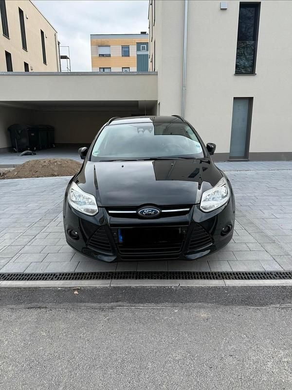 Gebraucht Ford Focus 115 PS (84 kW) 2012 Schwarz Kombi