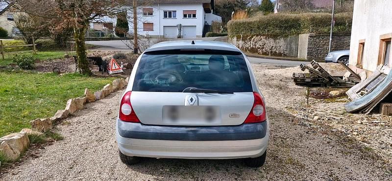 Gebraucht Renault Clio II 75 PS (55 kW) 2002 Kleinwagen