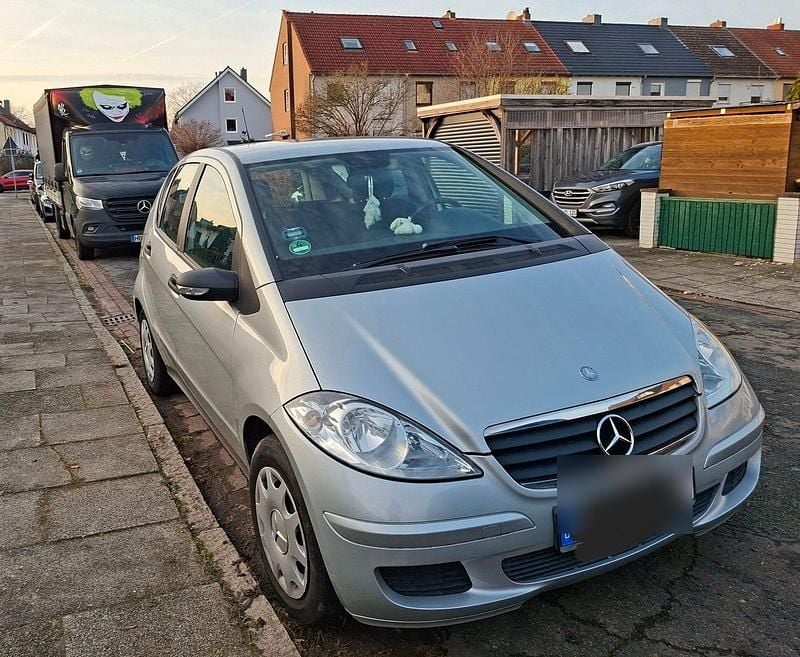 Silber Gebraucht 2005 Mercedes A150 Classic Kleinwagen | 2.250 € (Guter Preis) - Bild 1/4