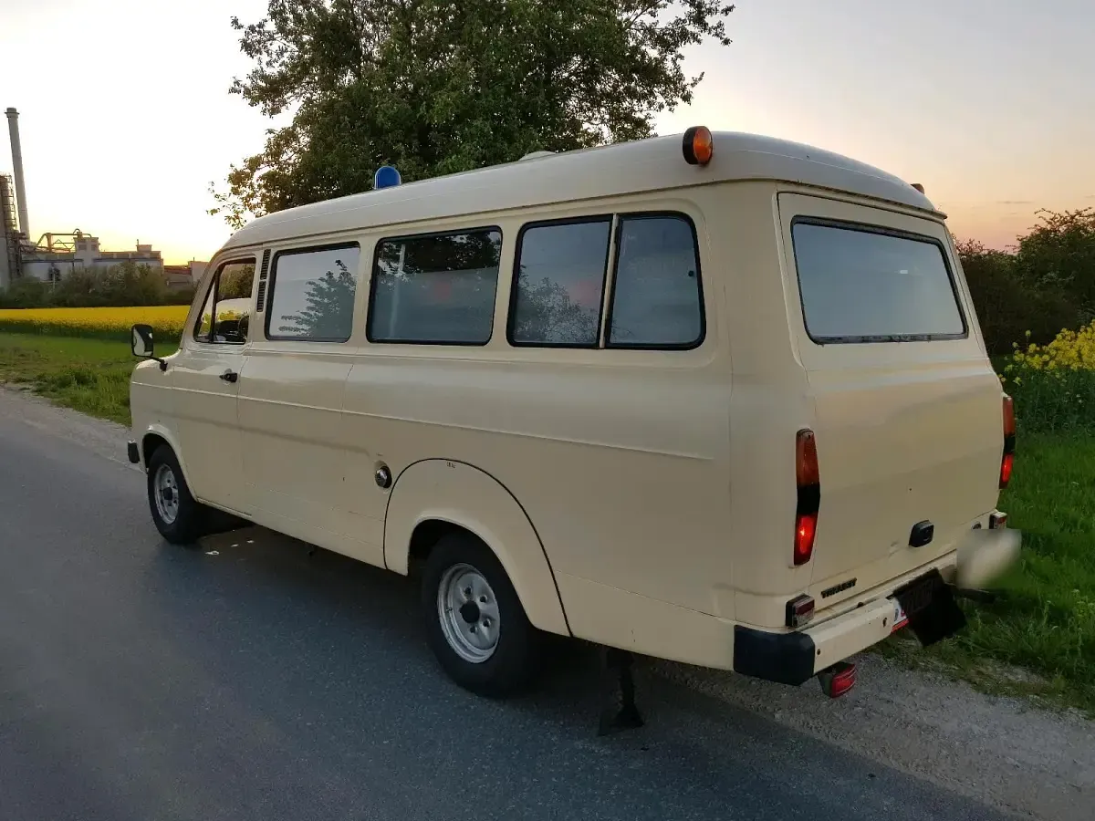 Gebraucht Ford Transit 85 PS (62 kW) 1979 Beige Van / Kleinbus