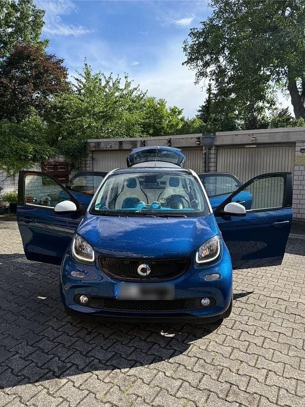 Blau Gebraucht 2015 Smart ForFour Proxy Kleinwagen | 8.499 € (Fairer Preis) - Bild 1/4
