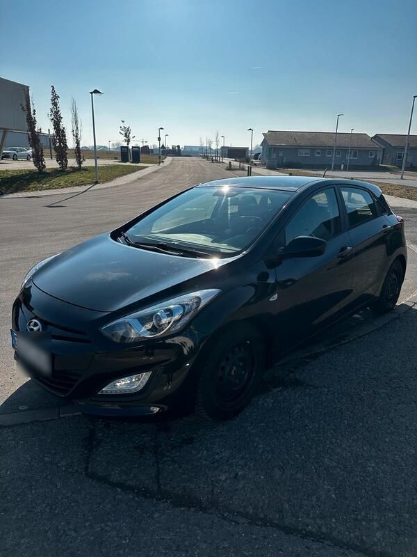 Schwarz Gebraucht 2013 Hyundai i30 Kombi | 5.750 € (Fairer Preis) - Bild 1/4