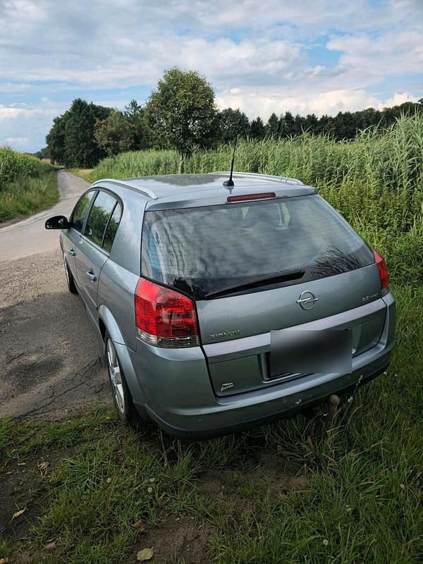 Grau Gebraucht 2003 Opel Signum Kombi | 1.799 € (Etwas zu teuer) - Bild 1/4