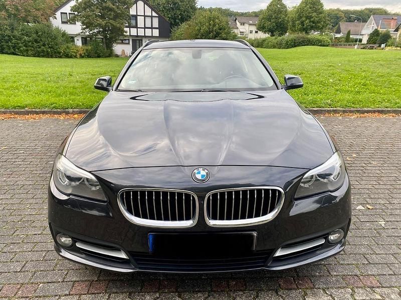 Gebraucht BMW 520 Sport Line 190 PS (139 kW) 2016 Grau Kombi
