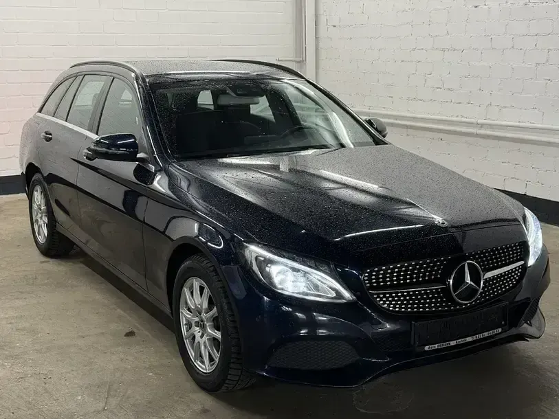 Używany Mercedes C220 170 KM (125 kW) 2017 Niebieski Kombi