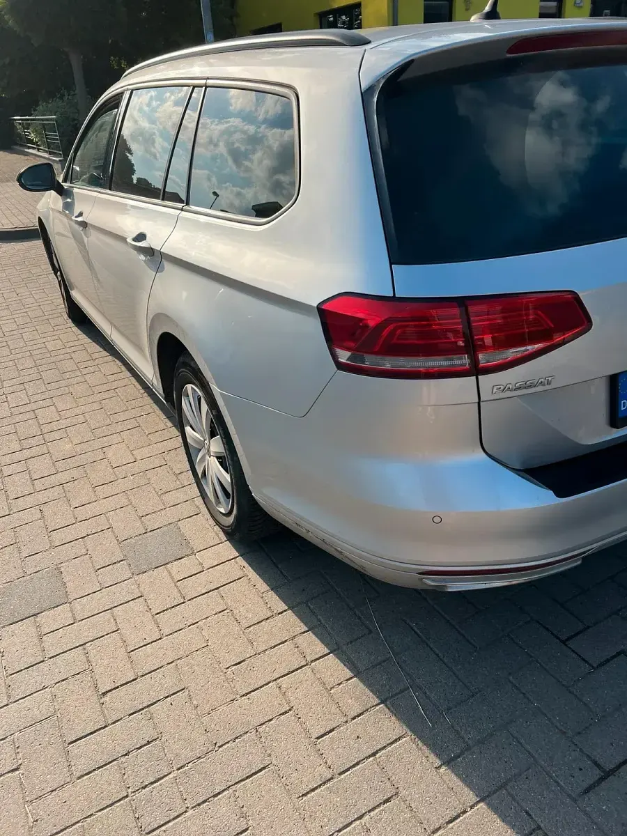 Gebraucht VW Passat 150 PS (110 kW) 2019 Grau Kombi