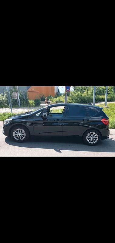 Schwarz Gebraucht 2015 BMW 218 Kombi | 8.800 € (Superpreis) - Bild 1/4