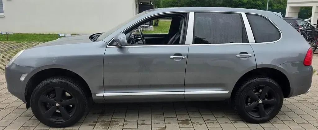 Second-hand Porsche Cayenne 250 CP (183 kW) 2006 Titanmetallic SUV