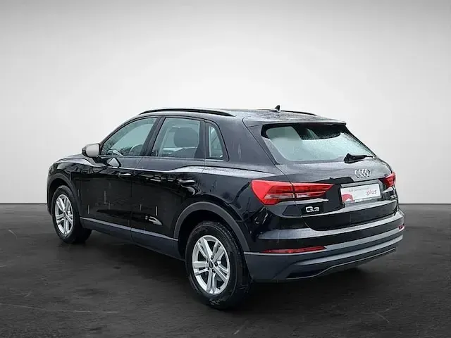 Gebraucht Audi Q3 Ambiente 150 PS (110 kW) 2023 Mythosschwarz metallic SUV