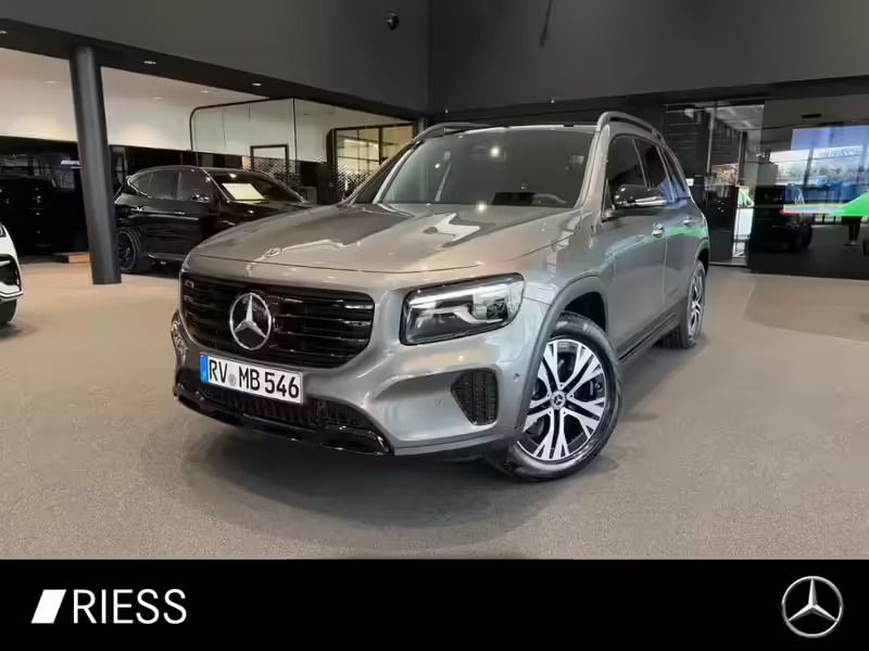 Grau Gebraucht 2025 Mercedes GLB220 Night SUV | 54.900 € (Teuer) - Bild 1/4