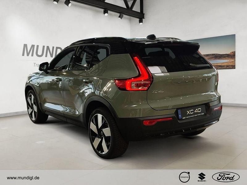 Neu Volvo XC40 Plus 185 kW (252 PS) 2025 Gruen SUV