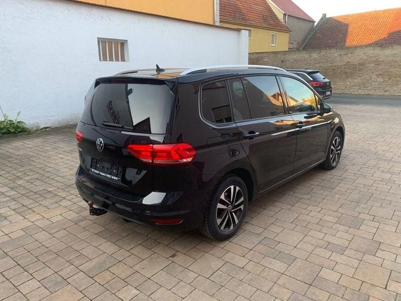 Gebraucht VW Touran 150 PS (110 kW) 2020 Schwarz Van / Kleinbus