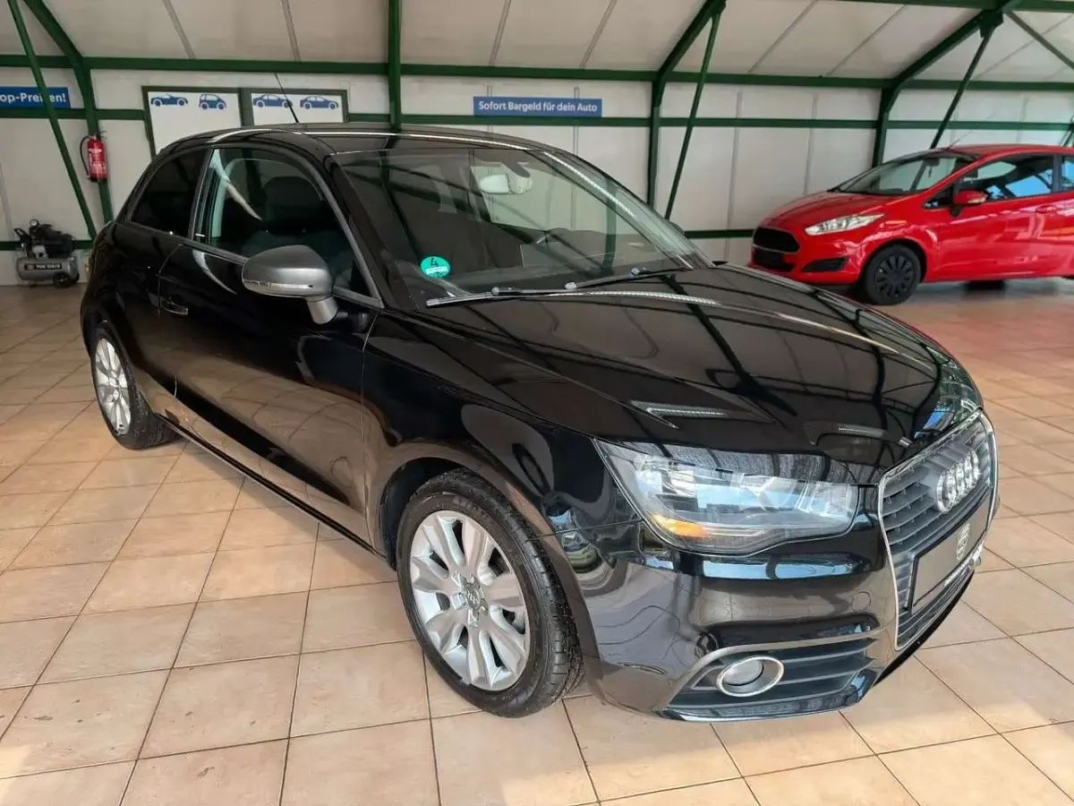 Gebraucht Audi A1 Ambition 86 PS (63 kW) 2012 Brillantschwarz Kleinwagen