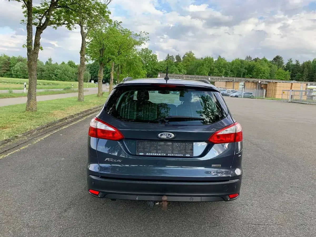 Gebraucht Ford Focus Trend 116 PS (85 kW) 2011 Midnight skygrau metallic Kombi