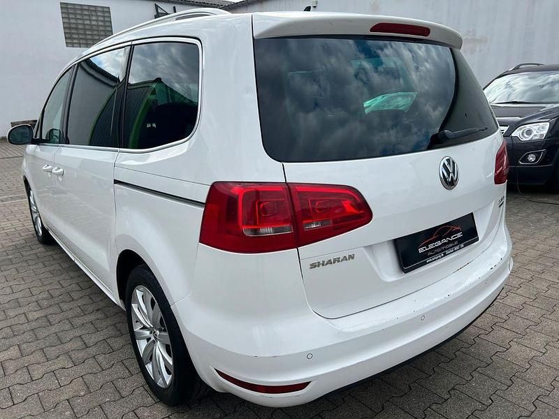 Gebraucht VW Sharan 140 PS (102 kW) 2012 Weiß Van / Kleinbus