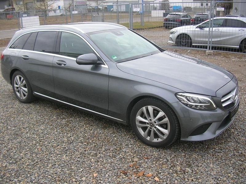 Gebraucht Mercedes C180 156 PS (114 kW) 2019 Grau Limousine