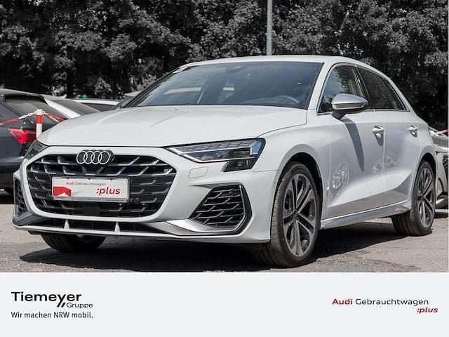Gletscherweiß metallic Gebraucht 2024 Audi S3 Ambiente Limousine | 44.299 € (Superpreis) - Bild 1/4
