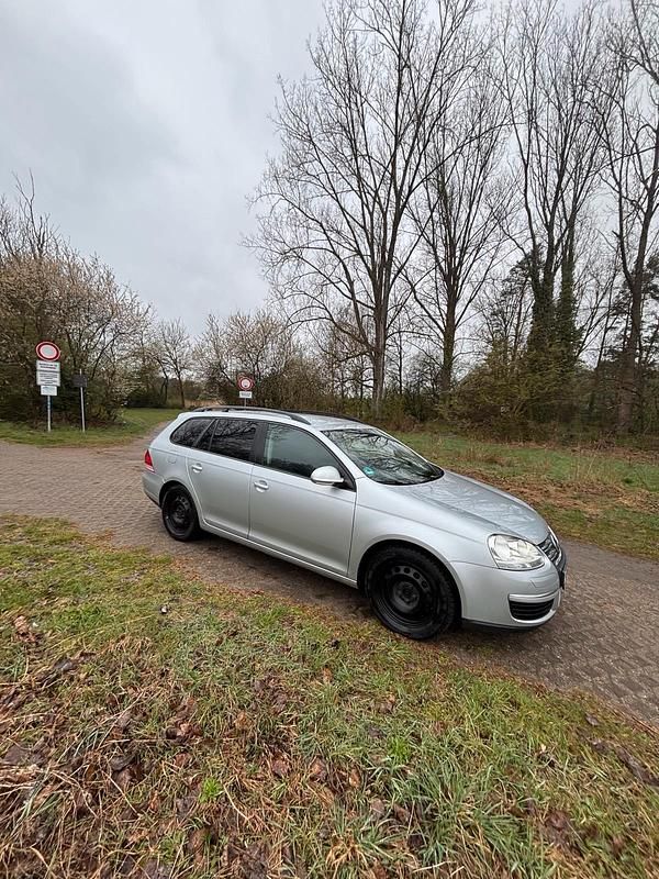 Gebraucht VW Golf V 131 PS (96 kW) 2008 Silber Kombi