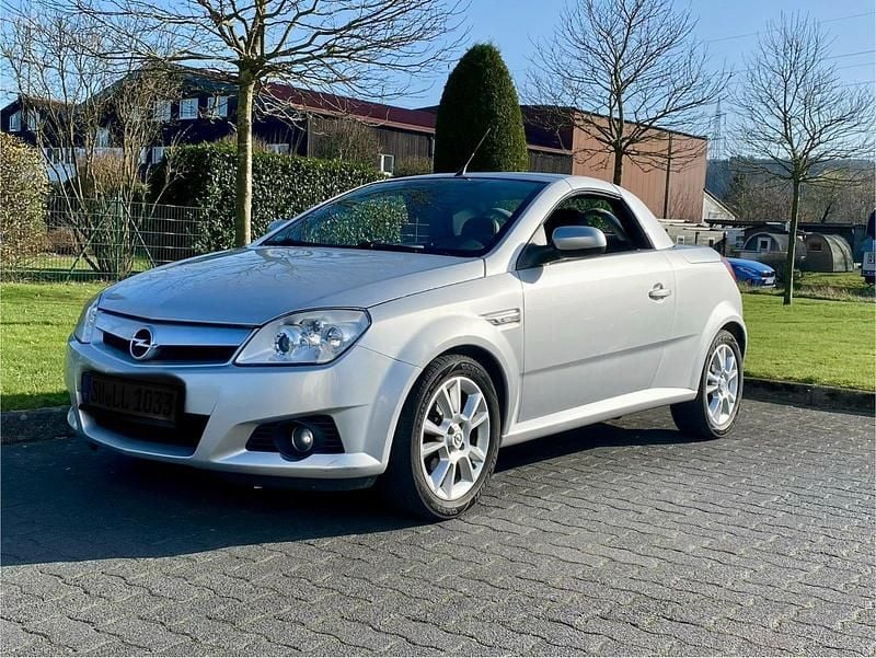 Gebraucht Opel Tigra 90 PS (66 kW) 2006 Silber Cabrio