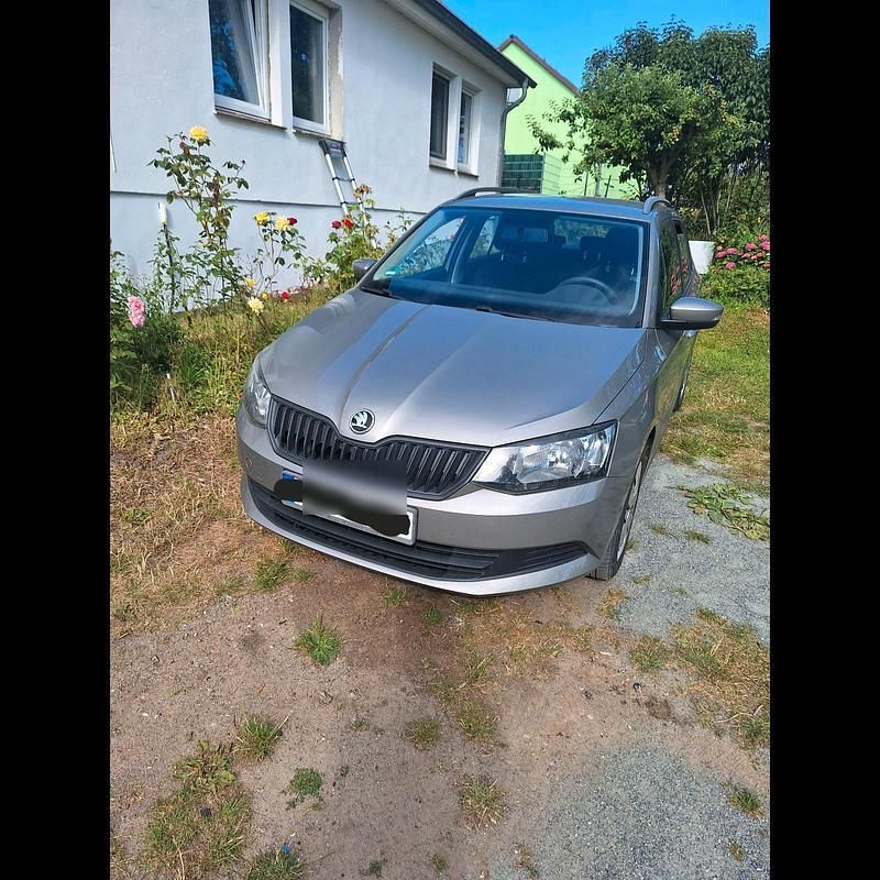 Beige Gebraucht 2016 Skoda Fabia Kombi | 7.900 € (Guter Preis) - Bild 1/4