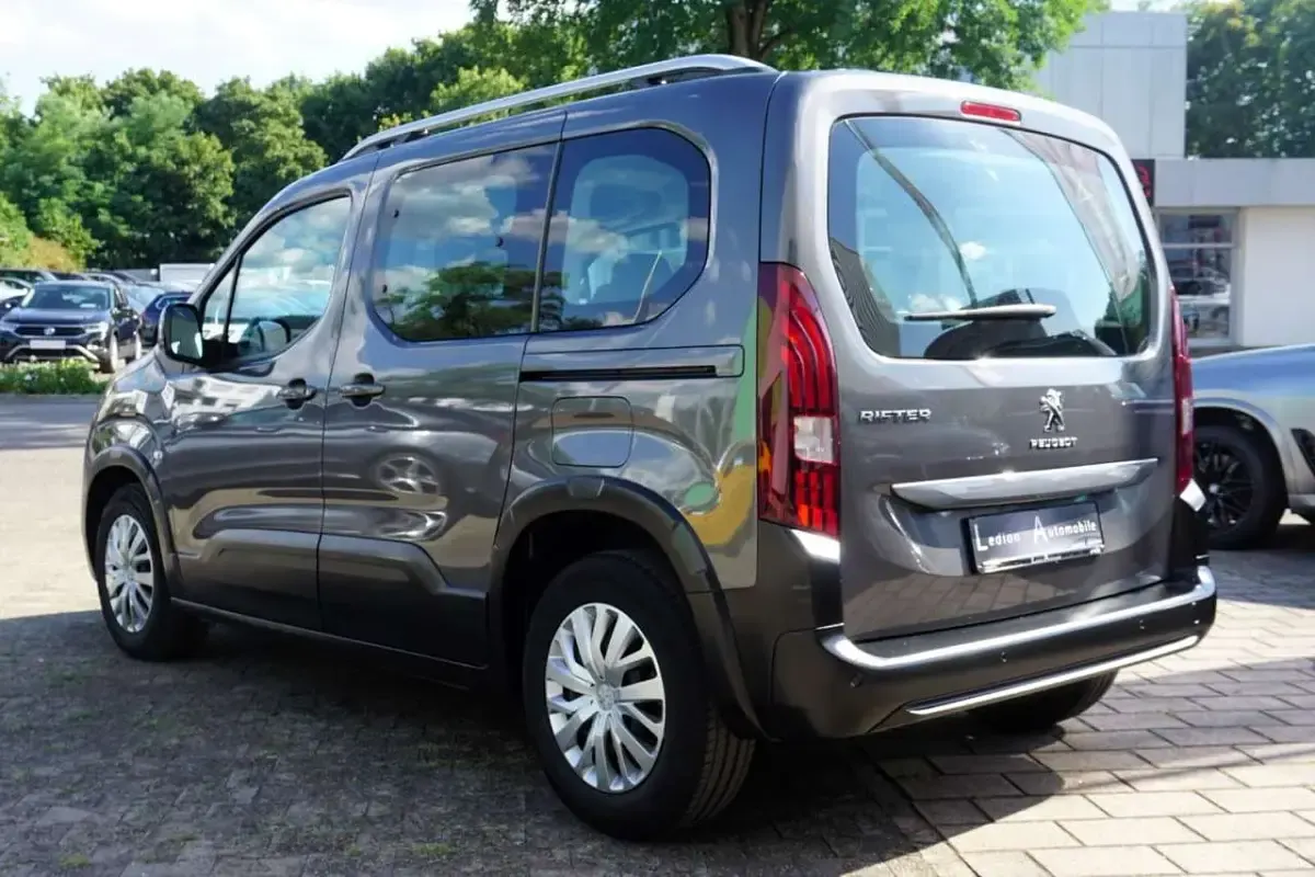 Gebraucht Peugeot Rifter Active 110 PS (80 kW) 2019 Grau Van / Kleinbus