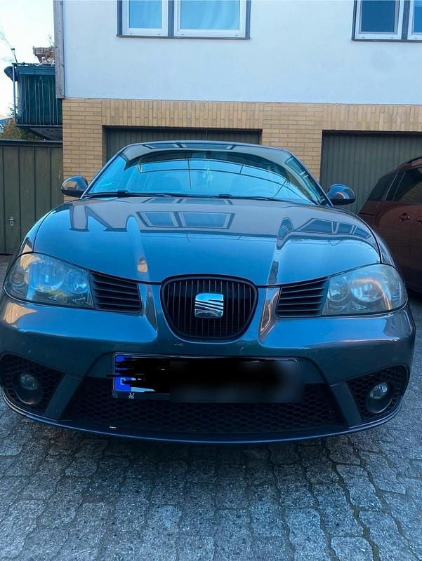 Schwarz Gebraucht 2006 Seat Ibiza Limousine | 550 € (Superpreis) - Bild 1/4