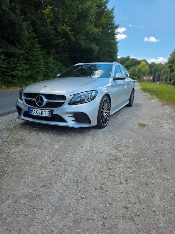 Silber Gebraucht 2019 Mercedes C220 AMG Limousine | 25.250 € (Fairer Preis) - Bild 1/4