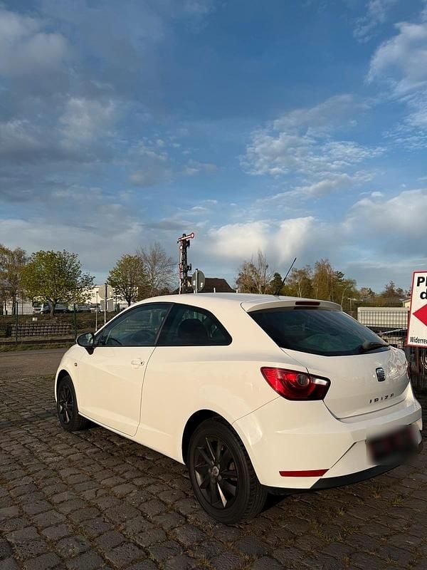 Gebraucht Seat Ibiza 69 PS (50 kW) 2012 Weiß Kleinwagen
