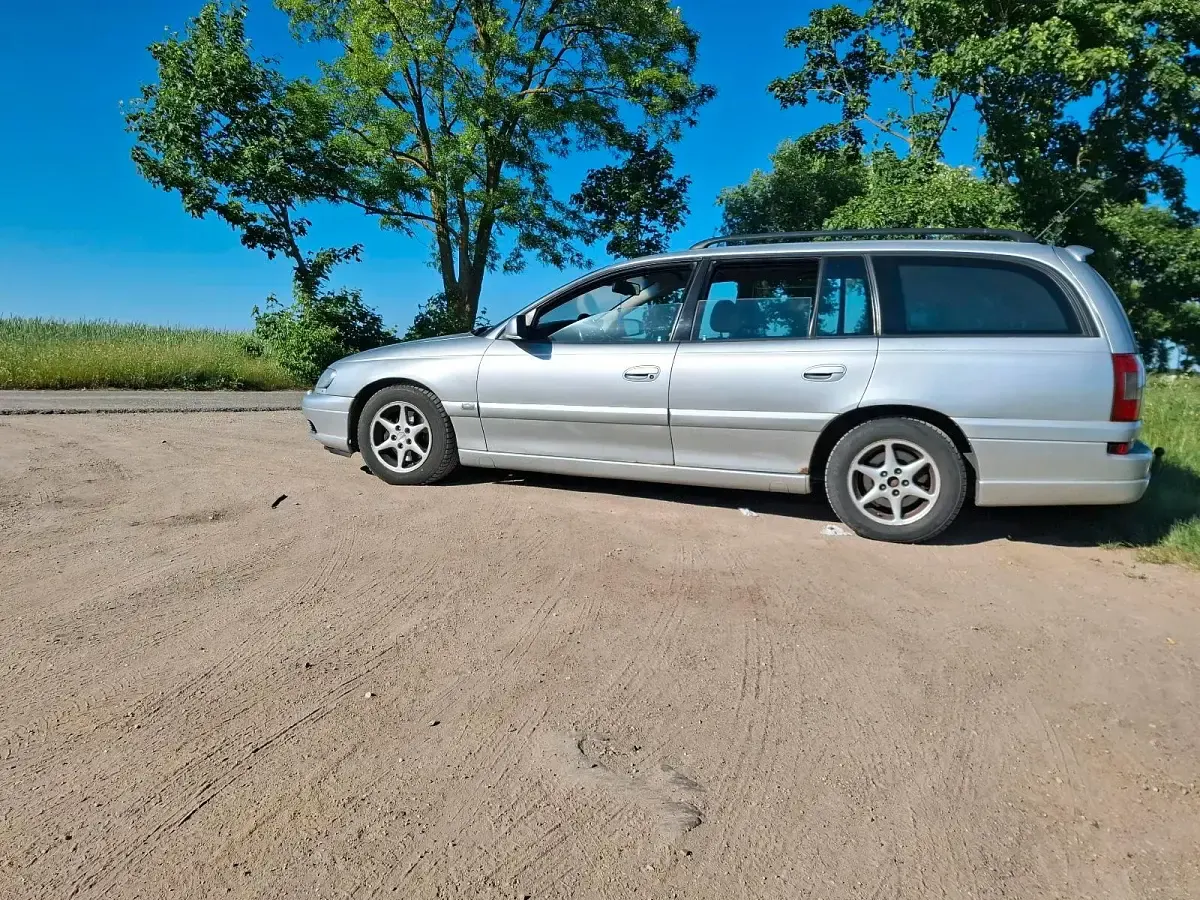 Gebraucht Opel Omega 150 PS (110 kW) 2003 Silber Kombi